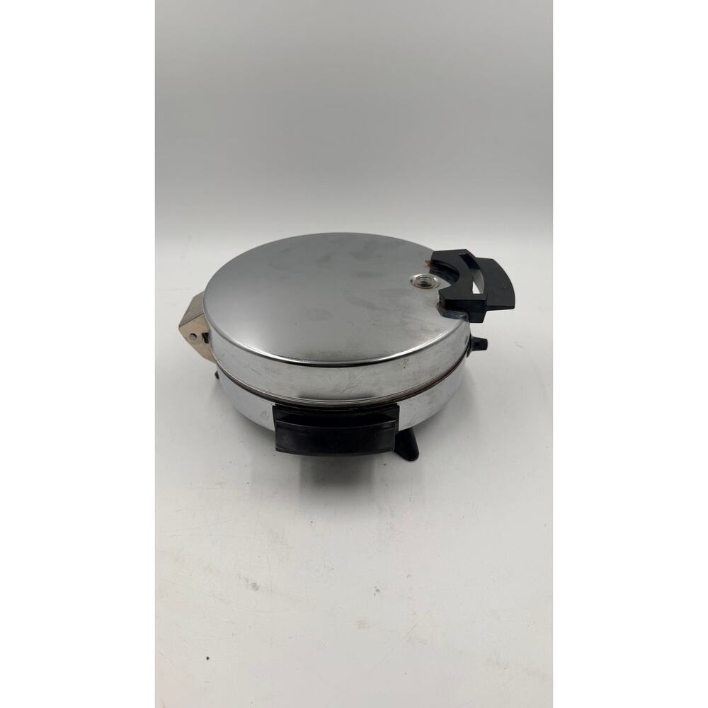 Vintage Toastmaster Waffle Maker W252A Baker Iron Non-Stick Chrome MCM Modern - Picture 3 of 6